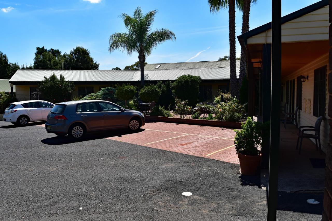 Ten Dollar Town Motel Gulgong Exterior foto