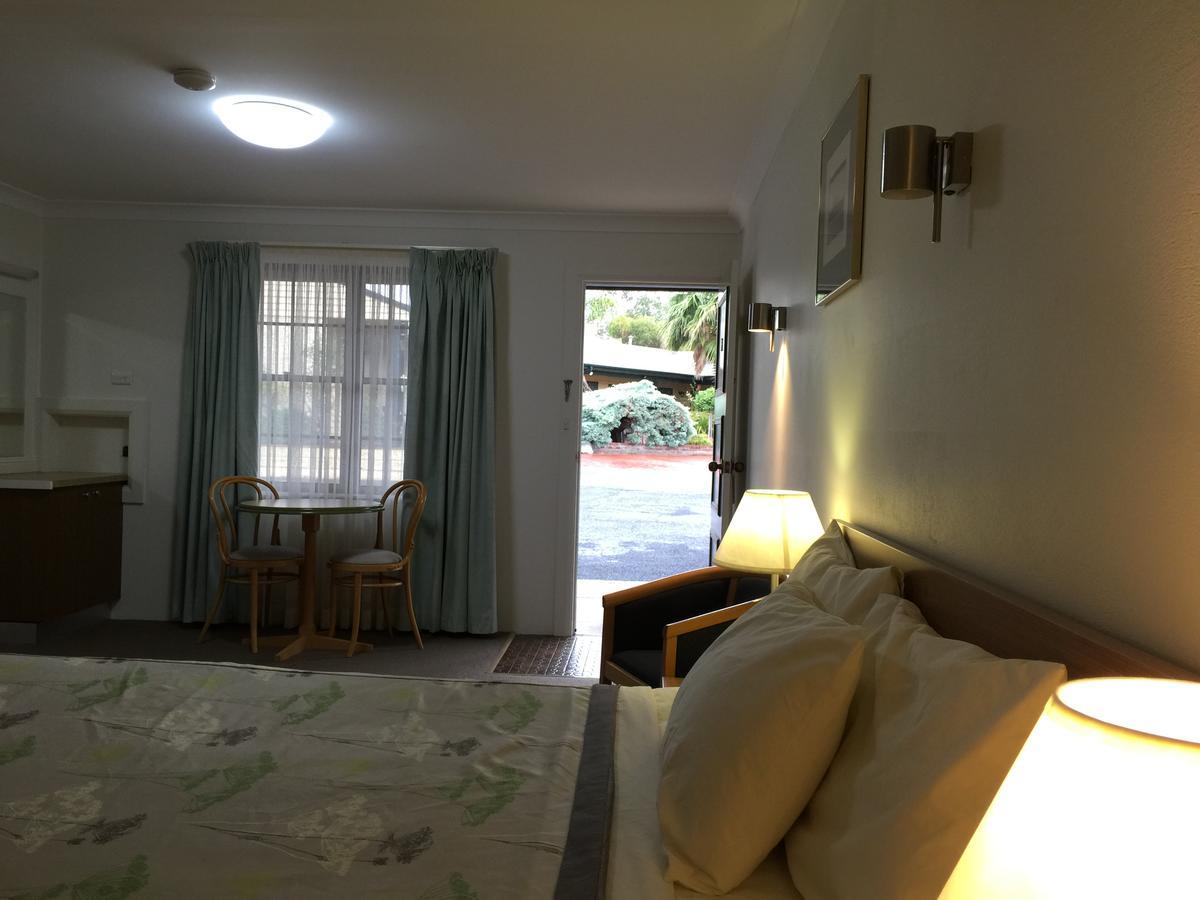 Ten Dollar Town Motel Gulgong Exterior foto